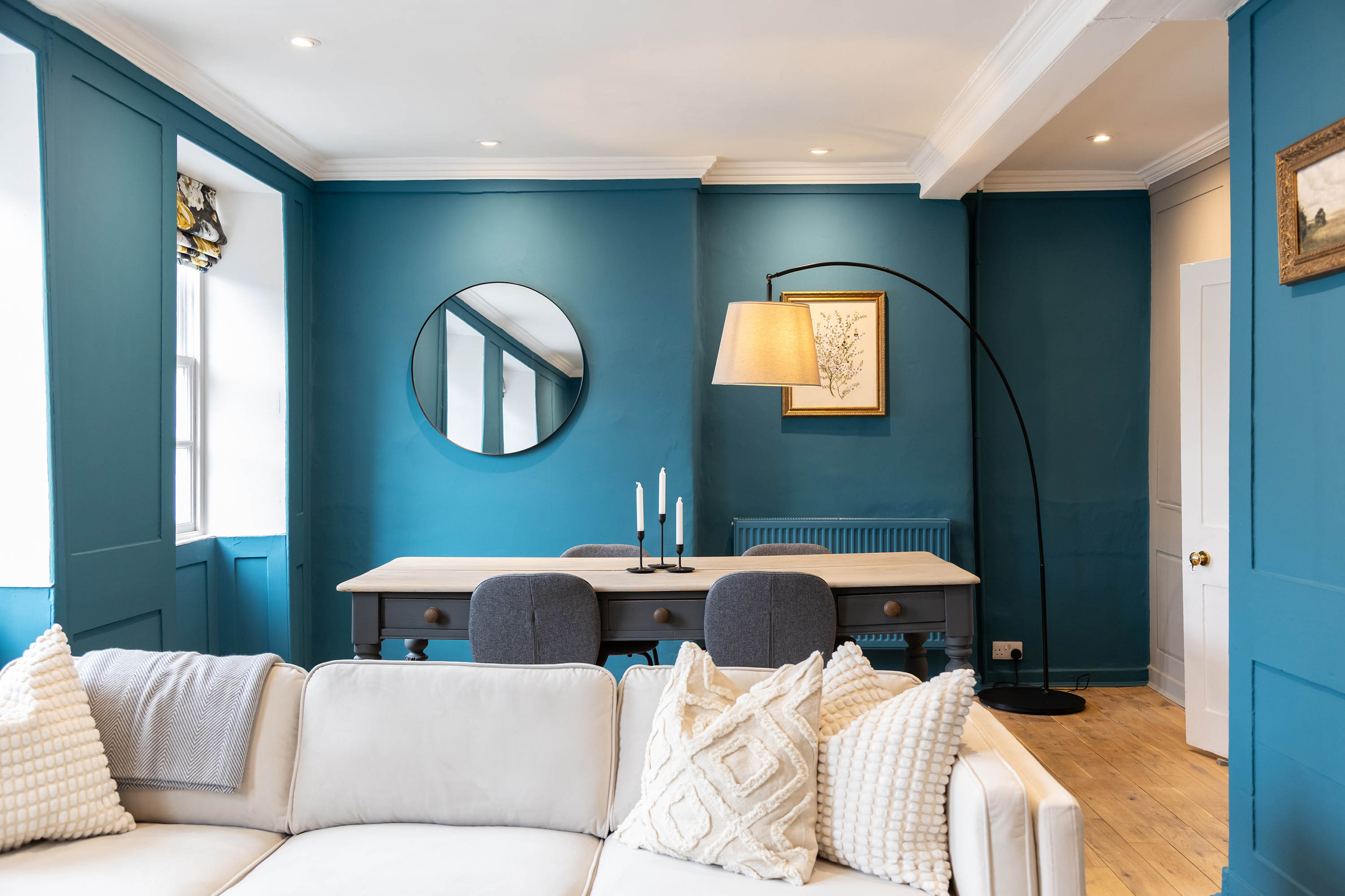 Lounge details